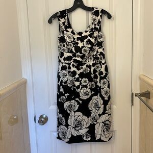 WHBM Black/White Floral Cocktail Dress SZ 4